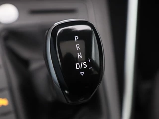 Volkswagen Taigo 1.0 TSi 110 Pk Automaat Life Business | Panorama dak | Adaptive cruise | Stoelverwarming | Trekhaak | CarPlay | 17 Inch | 86.564 Km !! / 31