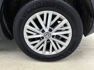 Volkswagen T-Roc 1.0 TSI Style | Adaptive cruise control | Stuur & Stoelverwarming | Camera | CarPlay / 10