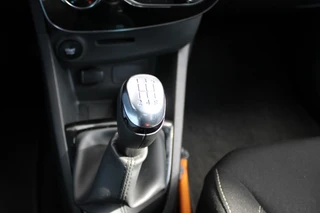 Renault Clio 0.9 TCE LIMITED Parkeer sensoren / Cruise control / Trekhaak / 31