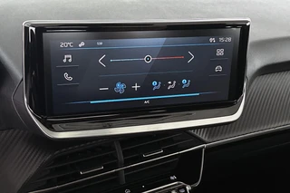 Peugeot 208 1.2 PureTech 100 Style / 20