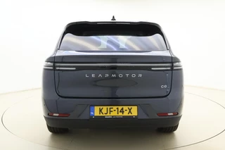 Leapmotor C10 Design REEV 28.4 kWh | Nieuwe auto | Gecombineerde actieradius WLTP 974km | 1500 kg Trekgewicht | Diverse kleuren leverbaar | Full options | Stuurverwarming | Stoelverwarming en koeling | Elektrisch verstelbare voorstoelen | Navigatie | Keyless entry & start | 20 inch lichtmetalen velgen | Led verlichting / 12