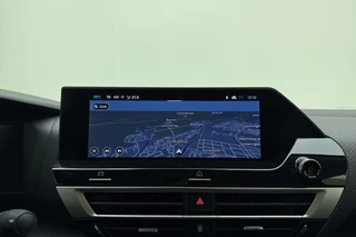 Citroen C4 1.2 Hybrid 145pk Collection Verwarmde Voorruit l Stoelverwarming l Full-LED l TomTom Navigatie l Wireless Apple Carplay & Android Auto l Camera l Parkeersensoren l Lichtmetalen Velgen l Climate Control l Adaptive Cruise Control / 25