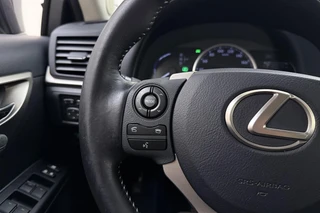 Lexus CT 200h Business Line | Navigatie | Climate Control | Achteruitrijcamera | Parkeersensoren voor & achter / 33