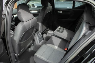 Volvo XC40 1.5 T4 PHEV Plus Dark|Stoel+Stuurverwarming|Camera|Memory| / 19