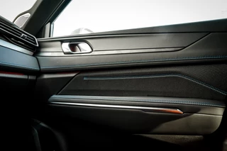 Lynk & Co 01 1.5 Plug-in Hybrid 262 Pk Zwarte hemel | Panoramadak | 75 km Elektrisch | 360 Camera | NL Auto | 20 inch. LMV | 1e Eigenaar / 33