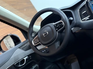 Volvo XC90 2.0 T8 Plug-in AWD Ultra Dark | Massage | Luchtvering | 22Inch | 7-Pers. | Pano |360°|H & K |Head-Up|Elektr Trekhaak / 15
