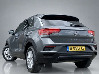 Volkswagen T-Roc 1.0 TSI Style 116 pk  | adaptieve cruise control | navigatie | parkeersensoren | all season banden | climate control / 8