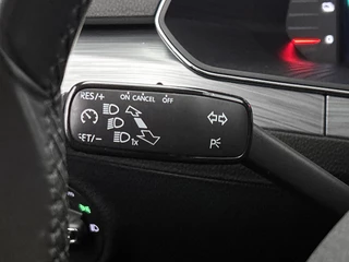 Škoda Superb Combi 1.4 TSI iV Business Edition Camera | CarPlay | Stoelverwarming | Cruise Control / 18