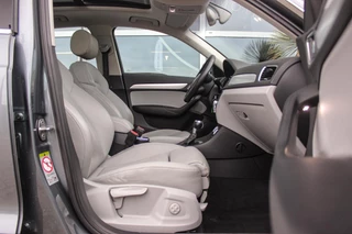 Audi Q3 2.0 TFSI quattro Pro Line | S-tronic Automaat | Panoramadak | 211 pk | Stoelverwarming | Climate control | Navi | Xenon | Bluetooth | 18 inch | PDC | Quattro / 15