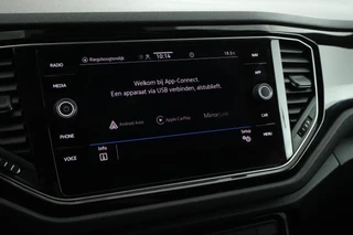 Volkswagen T-Roc 1.5 TSI 150pk DSG Sport Black Style Keyless Camera Virtual Cockpit Navigatie / 23