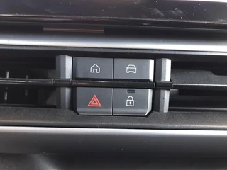 Jeep Avenger 1.2 e-Hybrid Summit Navi | Camera | Elec A klep. / 25
