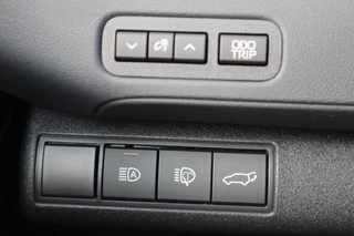 Toyota bZ4X Touring Dynamic 75 kWh NIEUW & DIRECT LEVERBAAR! BLIND-SPOT PARK-SENSOREN STOEL/STUURVERW APPLE/ANDROID 18" LM-VELGEN / 31