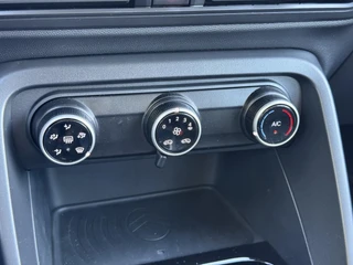 Citroen Ë-C3 Business 113pk Comfort Range 44 kWh Parkeersensoren, Airco, Apple Carplay, Android Auto, DAB, Led Koplampen / 25
