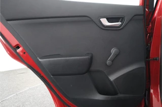 Kia Stonic 1.0 T-GDi DynamicLine  - Trekhaak - Airco - Cruise control - / 39