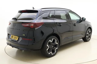Opel Grandland 1.6 Turbo Plug-In Hybrid 300pk 4x4 GSe | Navigatie | Camera | Comfort stoelen | Elektrische achterklep | Stoel- en stuurverwarming | Adaptive Cruise control | / 2