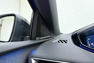 Peugeot 3008 1.2 PureTech GT Line | Panoramadak | Achteruitrijcamera | Elektrische achterklep | Parkeersensoren | Focal-audio systeem | Memory seats | Elektrisch verstelbare stoelen | Stuurbediening | Cruise control / 36