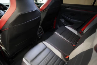 Volkswagen Golf 2.0 TSI GTI  Akrapovič Panoramadak Harman&Kardon Sterrenhemel 19''LM / 26