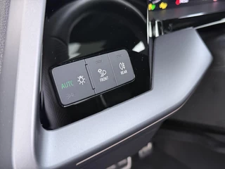 Audi A3 Sportback 45 TFSI e S edition Competition 272pk PHEV| 8.000KM!  | INCL. BTW | 143km RANGE WLTP!! | ADD. CRUISE | PANORAMADAK | FABRIEKSGARANTIE t/m 04-2027| MEGA COMPLETE AUTO| S-LINE BINNEN + BUITEN| LEDER| / 19