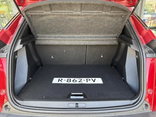 Peugeot 2008 1.2 PureTech Allure Pack Keyless | Trekhaak / 8