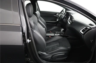 Kia XCeed 1.5 T-GDi GT-Line  - Automaat - Panorama dak - Stoel/Stuur verwarming - Navigatie - Climate Control - Achteruitrijcamera - Elektrische Achterklep - Fabrieksgarantie tot 06-2032 / 35