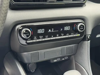 Toyota Yaris 1.5 Hybrid 130 GR SPORT NL-AUTO APPLE/ANDROID CARPLAY PARKEERCAMERA SPORTSTOELEN / 15