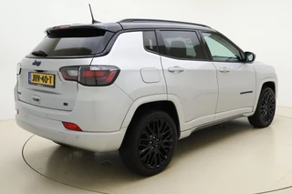 Jeep Compass 4xe 240pk Plug-in Hybrid Automaat S | Navigatie | Lederen bekleding | Achteruitrijcamera | Adapt. Cruise control | Electrische achterklep | Keyless | Zwart dak | 19" Lichtmetalen velgen / 2