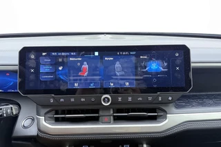 Jeep Compass 1.2 e-Hybrid First Edition | LED matrix verlichting | Panoramadak | Drive assist | Focal audio | Massage stoelen | Stoel ventilatie/verwarming | Camera's rondom / 18