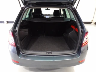 Skoda Fabia Combi 1.0 TSi Greentech Ambition / 32