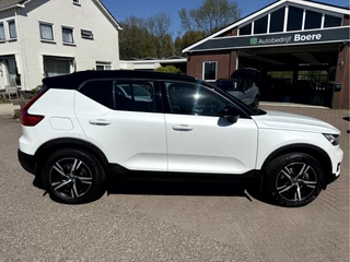 Volvo XC40 2.0 B4 200pk R-Design  Panoramadak, Trekhaak, Camera / 2