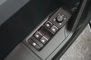 SEAT Leon 1.4 TSI 204pk eHybrid PHEV FR Business Intense Stoelverwarming Navigatie / 14