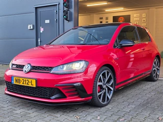 Volkswagen Golf 2.0 TSI GTI Clubsport / 265-360PK / NAP = UNIEK !! / NWE TURBO / PANO / DYNAUDIO / CAMERA / CARPLAY / 19 INCH !