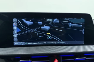 Kia EV6 GT-Line 77.4 kWh SOH: 100%! | Glazen schuifdak | Trekhaak | Stoel & Stuurverwarming | Electrische achterklep | Keyless | Rondomzicht camera / 34