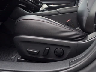 Mazda 3 2.0 SA-X Luxury Trekhaak | Leder | Head-up | All-seasonbanden / 16