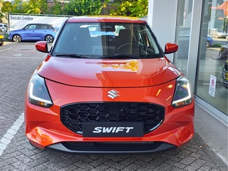 Suzuki Swift 1.2 COMFORT SMART HYBRID  Direct Leverbaar | Tot 10 JAAR GARANTIE!  Inclusief € 2.200,- Voorraad Voordeel / 9