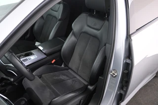 Audi A6 Avant 55 TFSI e quattro Competition S-line  262pk, zwarte hemel s-line stuur climate, / 23