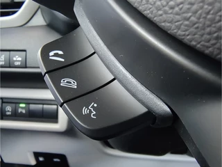 Suzuki Swift 1.2 COMFORT SMART HYBRID  Direct Leverbaar | Tot 10 JAAR GARANTIE!  Inclusief € 2.200,- Voorraad Voordeel / 23