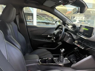 Peugeot 208 1.2T 100pk GT | Full LED | Camera voor + achter | Navi | Keyless Entry | Dodehoek detectie | Draadloos Apple Carplay/Android Auto / 15