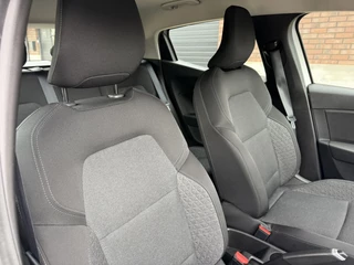 Renault Clio 1.0 TCe / Navigatie / Apple CarPlay - Android / 1e Eigenaar / ALL-Season banden / Cruise Control / PDC met optische w / 17