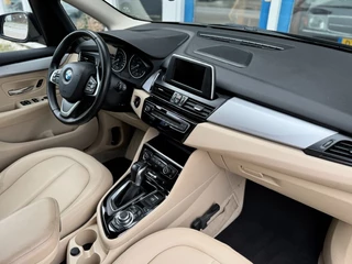 BMW 2 Serie Active Tourer 218d Active Tourer Essential I Automaat I Navigatie I Trekhaak / 22