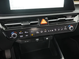 Kia Niro 1.6 GDi PHEV DynamicLine  - Navigatie - Cruise Control - Climate Control - Apple CarPlay/Android Auto - Fabrieksgarantie tot 06-2032 / 30