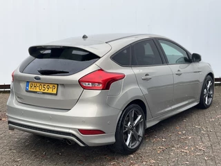 Ford Focus 1.5 ST-Line 1e Eigenaar Nav/Cruise 18 Inch Pdc NL-Auto UITSTRALING! / 39