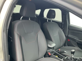 Ford Focus 1.5 ST-Line 1e Eigenaar Nav/Cruise 18 Inch Pdc NL-Auto UITSTRALING! / 22