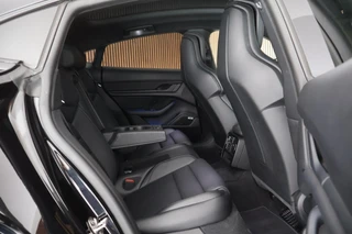 Porsche Taycan 4S Performance 493pk 84 kWh 90% SOH Warmtepomp Sportstoelen BOSE Camera Stoelverwarming Panoramadak / 17
