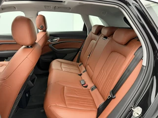 Audi e-tron e-tron 50 quattro Launch edition plus 71 kWh SOH 93% Panoramadak | Leder | El. Verstelbare Stoelen / 16