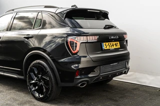 Lynk & Co 01 1.5 Plug-in Hybrid 262 Pk I Black Pack 360 Camera | Panoramadak I 75 km Elektrisch I NL Auto I 20 inch. LMV l 1e eigenaar / 41