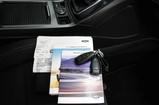Ford Kuga 1.5 EcoBoost Trend Ultimate | CLIMA | VOORRUITVERWARMING | APPLE | TREKHAAK | 18" / 44