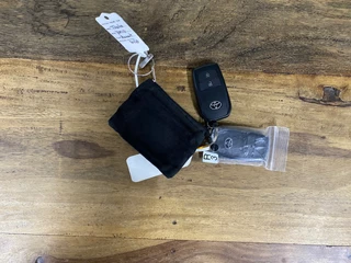 Toyota Yaris 1.5 Hybrid Executive/ NL auto/ Eerste eigenaar/ Automaat/ Stoelverwarming/ Navi/ Apple carplay/ Pano / 37
