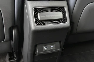 VOYAH Courage Business Edition 80 kWh Head-Up Stoelverwarming Panoramadak / 14