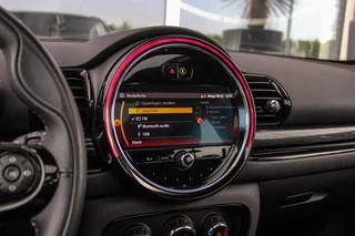 Mini Clubman 1.5 Cooper Richmond Park Edition | 1e eigenaar | Dealer onderhouden | Apple Carplay | Harman kardon | DAB | Keyless entry | Panoramadak | Sportstoelen | LED | PDC / 25