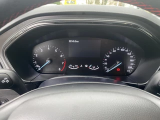 FORD Focus 1.0 EcoBoost Hybrid 125pk ST-Line / 13